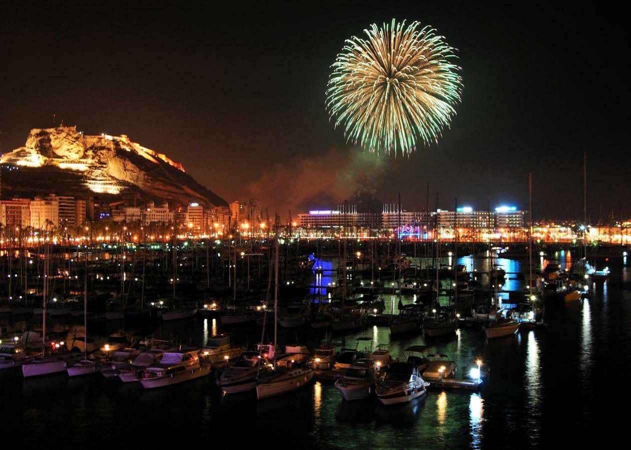 Un Lujo En El Corazon De Alicante Exterior foto